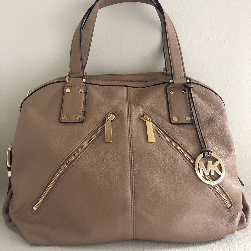 🎀 Tan Michael Kors Purse 👜